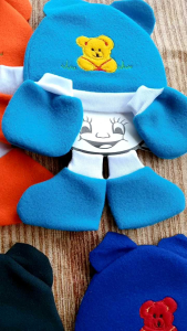 Set Topi Bayi + Sartaki Bahan Tebal