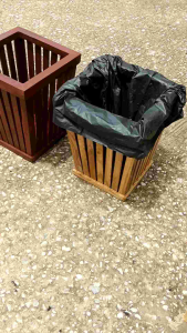 ที่วางต้นไม้  กระถาง   ถังขยะ  ไม้สักมินิมอล