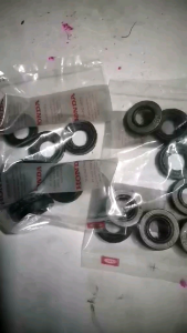 HEAD LOCK RUBBER HEAD BOLT RUBBER OIL SEAL (2PCS)