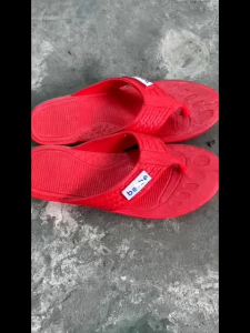 THBE: Dép kẹp xỏ ngón nhựa Thái Hòa dành cho nử người già an toàn tránh trơn trượt