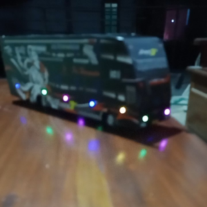 Miniatur bus po haryanto telolet dan lampu
