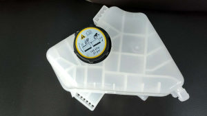 หม้อพักน้ำ กระป๋องพักน้ำ ถังพักน้ำ หม้อน้ำ ฟอร์ด ford fiesta