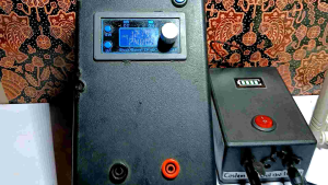 UPS mini portebel dobel out 12v 2a -3amper premium