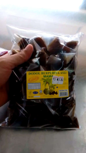 DODOL MELAKA / DODOL KIUB ASLI 1 KG/DODOL KIUB DURIAN 1 KG /DODOL MAMA MELAKA / DODOL KIUB 1 KG