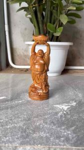 tượng Phật Di Lặc dâng tiền biểu tượng sự giàu sang thịnh vượng tài lộc dồi dào gỗ bách kích thước cao 20-7-6cm