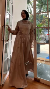 Gown Mewah Silky Yasmin Marisa Camelia oleh Aura Hijab