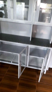 ตู้ครัวอลูมิเนียม ราคาประหยัด / TOP หินแกรนิตแท้ / ทรงสูง