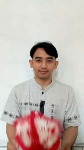 Topeng Rambut Palsu Pria Model Ikat Kepala Udeng Belangkon Merah Putih