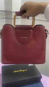 Túi xách quảng châu cao cấp giá rẻ màu đỏ đô size 26 da mềm kèm 2 dây đeo phụ