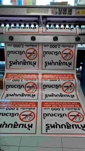 ป้ายไวนิล ป้ายห้ามสูบบุหรี่ ขนาด 50x50 ซม. ไสนิลหนา 360 แกรม พับขอบเจาะตาไก่ (แถมฟรี สายรัดป้ายป่าย)