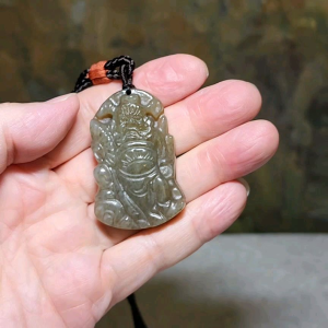 Nephrite caramel brown Zhong Kui Jade pendant (with certificate) 和田玉且末糖钟馗吊坠(带证书)