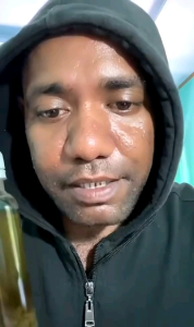 Minyak oles pijat isi 2 botol daun bungkus lth hitam