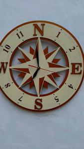 Jam Dinding Aesthetic Ukir Model Kompas/Compass