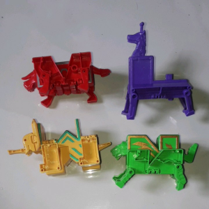 Bộ 4 chữ cái lắp ráp kết hợp thành robot gao bằng nhựa