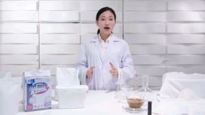 ผงศักฟอกมูตรเข้มข้น Oxy Quick 3 Action Oxy quick X3 Action ครอบคลุมการซักทุกประเภท ซักผ้าด้วยมือและเครื่องซักผ้า ด้วยเทคโนโลยี Oxy Quick พลังขจัดคราบฝังลึกได้ถึงเส้นใยผ้าอย่างรวดเร็ว ผสานกับ Protease Enzyme พลังซอกซอนขจัดคราบหนักโดยไม่ต้องขยี้