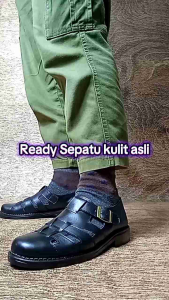 Sepatu pria kasual berlubang kulit