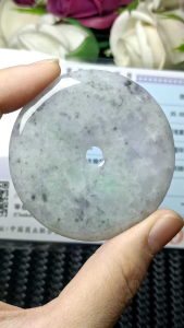 (Certificate) 100% Natural High Quality Natural Burmese Jade /Jadeite / Feicui Jade Pendant (附证书) 100%纯天然A货 大平安扣 翡翠 吊坠 假一赔十 精致上档次 水头油亮 浅绿飘浅紫色 值得收藏