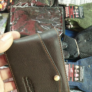 Dompet Kulit Desain Elegan: Panduan Pilihan Terbaik untuk Pria