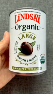 Lindsay USDA Organic Large Black ripe pitted Olives 170g