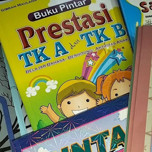 BUKU PINTAR JUARA TK A DAN TK B ANAK HEBAT SANG JUARA LENGKAP FULL COLOUR