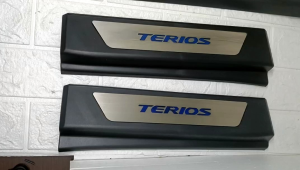 Sillplate samping mobil Terios non led