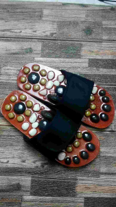 sandal kesehatan batu alam terbaik