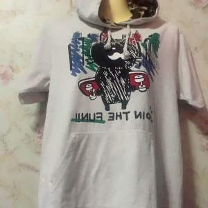 เสื้อฮู้ดแขนสั้นกระเป๋าข้างทั้งสองข้าง - กระเป๋าเสื้อฮู้ดที่น่าสนใจ ราคาถูกต้อง