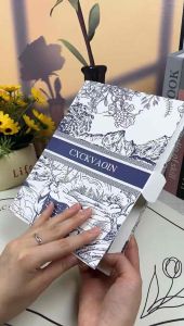 轻奢高端软毛牙刷 (1盒6支) Light Luxury High-End Soft-Bristle Toothbrush新款轻奢高档软毛牙刷来啦😍，适合牙龈敏感的姐妹们，快来试试吧！#牙刷推荐 #家庭牙刷 #牙齿健康#高品质软毛牙刷