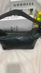 Tas Wanita Terbaru Model Selempang Kekinian Perempuan Buat Kerja Maupun Liburan Hitam