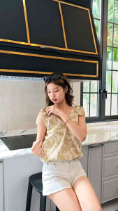 พร้อมส่ง!!!เสื้อแฟชั่น แขนกุด ทรงบอลลูน จั้มเอว มีโบที่แขน Bouquet Top