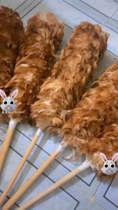 Chổi Lông Gà Mỹ Quét Bụi Loại Tốt - Cán Mây Lông Mềm Mại Dày Và Mượt Đầu Dài Chắc Chắn