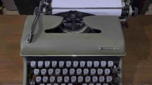 Type writer different unit available With free 3 Brandnew Ribbon