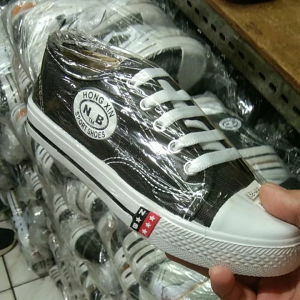 sepatu sekolah n/b pendek sol putih kuning/sekolah sdsmpsma telaris