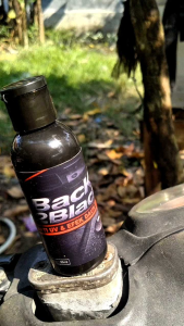 Penghitam Bodi Kasar Motor Grade A Back2 Black & Anti UV Efek Daun Talas: Perawatan Kendaraan Grade A