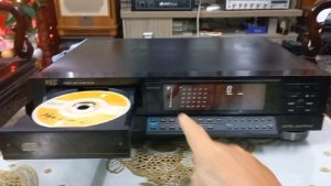 Đầu đĩa CD thương hiệu Nec CD-720 (made in Japan) còn rất đẹp như hình zin nguyên bản.