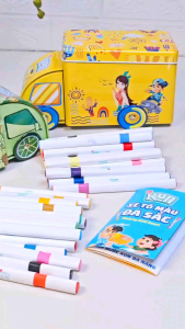 Xe ô tô bằng thiếc đựng 33 cây bút màu Kun