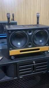 Loa karaoke xách tay cao cấp SoundLife SL-225D (Loa 3 đường tiếng 2 bass 25cm 2 treble 2 Mid đồng trục 850W 2 Micro UHF 2 màn hình cao cấp)