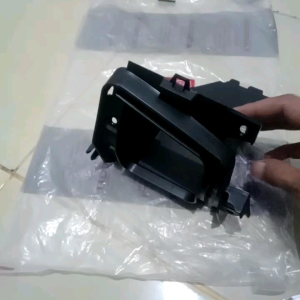 Cover Laci Bagian Dalam Box Inner Upper Vario 160 K2S Original Honda