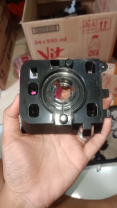 Bracket Pembuangan Air Mesin Cuci Polytron 2 Tabung Model Kotak