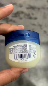 vaseline baby protecting jelly