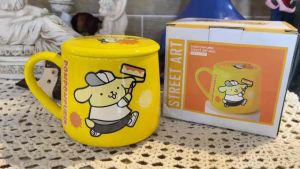 Bộ Cốc gốm và nắp Sanrio Ceramic graffiti Mug (380ml)dễ thương Pompompurin và Badbadtz-Maru-Sanrio Ceramic graffiti Mug and Lid Set (380ml)
