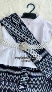 ชุดไทยเด็ก ลูกสาว ใส่ทำบุญ ลายลิซ่า ผ้าดีมาก