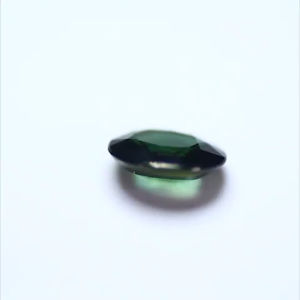 1.77 cts(การัต) พลอยเขียวส่อง พลอยแท้. Natural Green Sapphire | UH-0001 | 3550฿