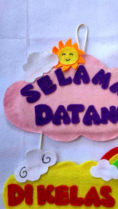 Membuat Hiasan Sekolah Handmade dengan Bahan Flanel