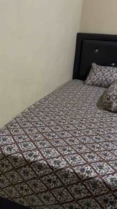 Sprei motif batik tinggi 30 cm