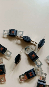 5pc SEKRING FUSE 50 AMPERA HITAM UNIVERSAL