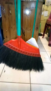 ASIDO Sapu Ijuk Anti Rontok dengan Gagang Kayu Kokoh