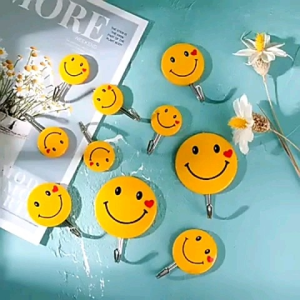 ตะขอแขวนอเนกประสงค์ รูปยิ้ม 3ชิ้น/แพ็ค