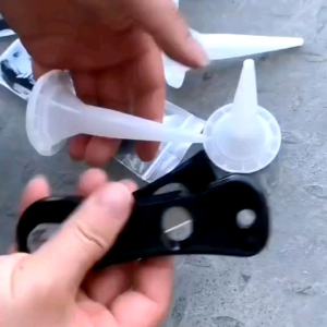 Dụng Cụ Cắt Vòi Keo Silicon Tặng Kèm 2 Luỡi Dao Cắt Vòi Silicon