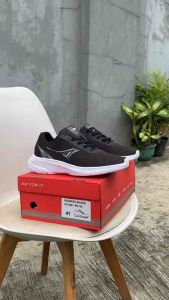 Sepatu running pria sepatu olahraga sepatu lari cowok terbaru